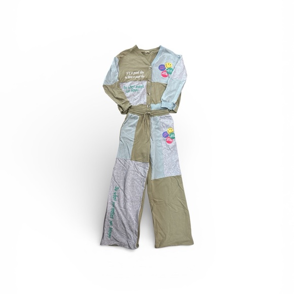 Easel Good Vibes Only Women’s Cardi With Sweats set Gray/Olive Size Small - Picture 7 of 16